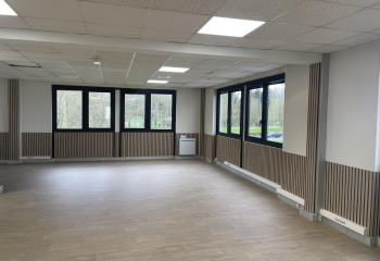 Location bureaux - Proche gare SNCF et autoroutes A1  à Compiègne - 60200