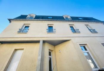 Location bureaux - Centre-ville, bus gratuits et nombreux parkings  à Compiègne - 60200