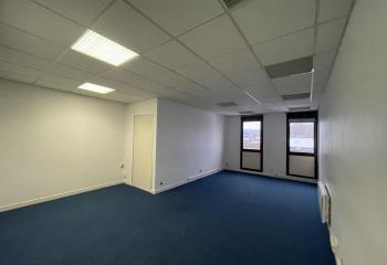 Location bureaux - Proche gare SNCF et autoroutes A1  à Compiègne - 60200