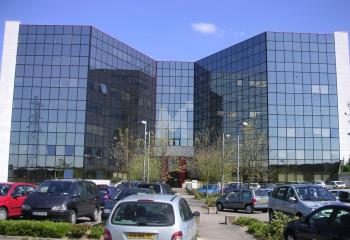 Location bureaux - Proximité A6 et Francilienne  à Courcouronnes - 91080