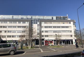 Location bureaux - Proche A6, RN7, RN104, RER D et bus  à Courcouronnes - 91080