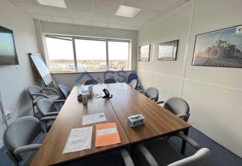 Plateau de bureaux à louer proche transports à  à Courcouronnes - 91080
