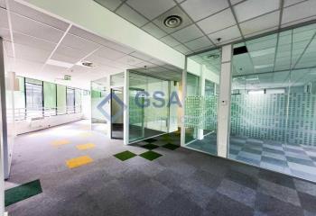 Bureaux à louer proche Gare RER et T12 accès via A6/N104  à Courcouronnes - 91080