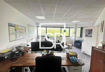 Location bureau (63800) - 55 m²