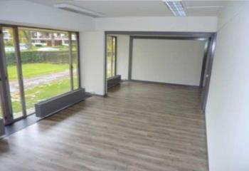 Bureaux à louer au pied du métro et du tramway -  à Croix - 59170
