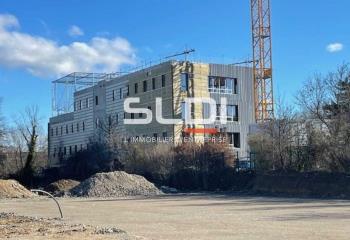 Location bureaux - Proximité autoroute A6 et gare TER  à Dardilly - 69570