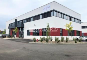 Location bureaux - Proche gare, autoroutes et transports en commun  à Dardilly - 69570