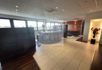 Location bureaux - Proche A6 et bus 89D Technopole  à Dardilly - 69570