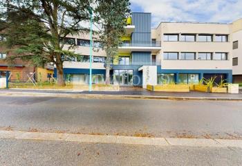 Location bureaux - Proche Lyon, bus, autoroute A6 et gare  à Dardilly - 69570