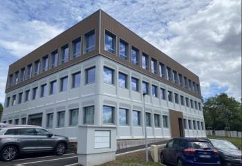 Location bureaux - Proche autoroutes A6, A89 et périphérique Nord  à Dardilly - 69570
