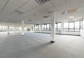 Location bureaux - Proche A6 et bus 19, 89, 89E  à Écully - 69130