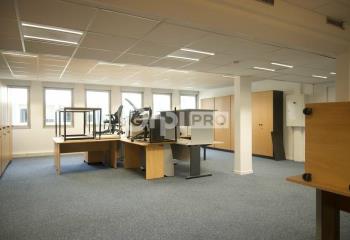 Location bureaux - Proche bus C14 et S15  à Écully - 69130