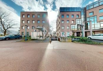 Location bureaux - Proche M6 et transports en commun  à Écully - 69130