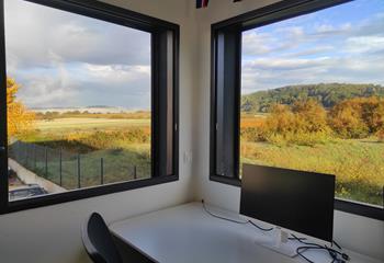 Location bureaux - Proche A8 et A51  à Éguilles - 13510