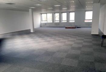 Location bureau Éragny (95610) - 1015 m²  à Éragny - 95610