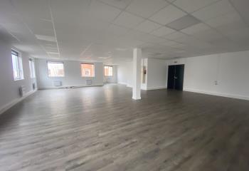 Location bureaux - Proche A15, RER et Transilien  à Éragny - 95610