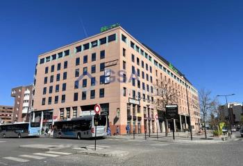 Location bureaux - Proche gare RER, Tram et autoroutes  à Évry - 91000