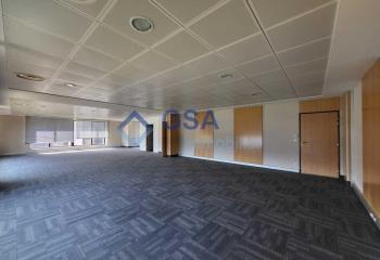 Location bureaux - Proximité Gare RER D et Tram T12  à Évry - 91000