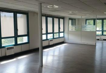 Location bureaux - Proche A41 et Miniparc Alpes Congrès  à Eybens - 38320