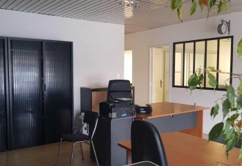 Location bureaux - Proche hippodrome et tram  à Eysines - 33320