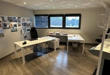Bureaux à louer - grande terrasse  à Eysines - 33320