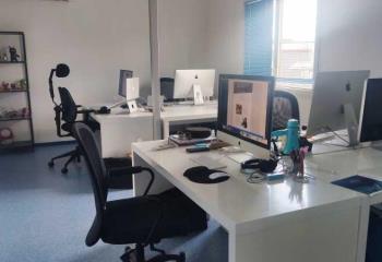 Location bureaux - Proche tram et axes routiers  à Floirac - 33270