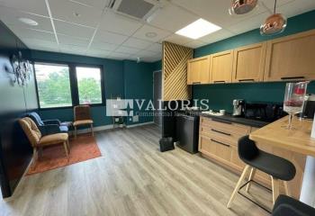 Location bureaux - Proche gare TER, bus et autoroutes