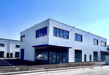 Location bureau - Proche A8, ascenseur et parking  à Fréjus - 83600