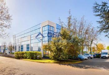 Location bureaux à proximité des principaux axes routiers A6 et A86  à Fresnes - 94260