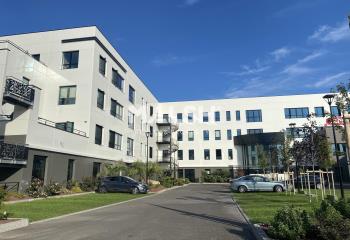 Location bureaux - Proche Rocade Est (A46) et autoroute A43  à Genas - 69740