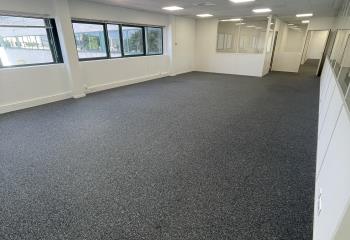 Location bureaux à - Accès transports en commun  à Gennevilliers - 92230