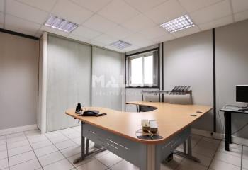 Location bureaux - Proche A6 et zone d'activité d'Epinay  à Gleizé - 69400