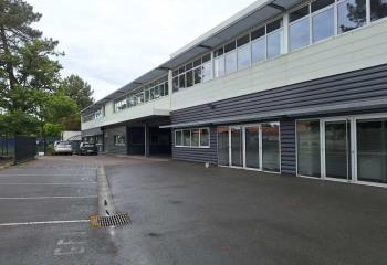 Location bureaux - ZA Poterie, proche autoroute et bus  à Gradignan - 33170