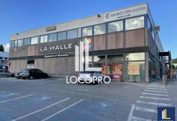 Location bureaux - Proche Plan de et parkings  à Grasse - 06130