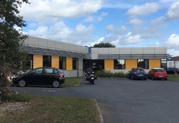 Location bureaux - Proche aéroport Brest Bretagne et voie express  à Guipavas - 29490