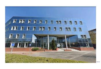 Location bureaux - Proche gare SNCF/RER Saint-Quentin-en-Yvelines  à Guyancourt - 78280