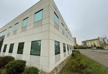 Bureau à louer avec bon accès en transports  à Illkirch-Graffenstaden - 67400