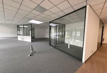 Location bureaux - Proche tram et bus  à Illkirch-Graffenstaden - 67400