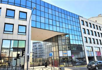 Location bureaux, face à la Cité des Sports, accès PMR