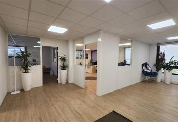 Location bureaux, face à la Cité des Sports  à Issy-les-Moulineaux - 92130