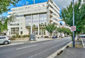 Location bureaux, proche métro Mairie d'Issy, ligne 12  à Issy-les-Moulineaux - 92130