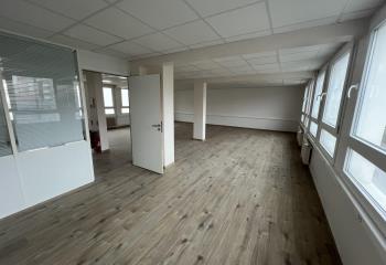 Location bureaux - Proximité RER C et bus  à Ivry-sur-Seine - 94200