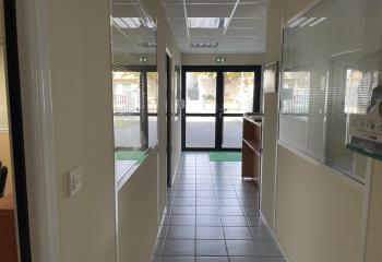 Location bureaux - Proche axes routiers et gare SNCF  à La Baule-Escoublac - 44500