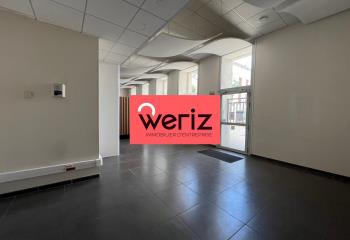 Location bureaux, proche bus, gare et autoroute