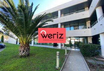 Location bureaux, proche bus, gare et autoroute A50