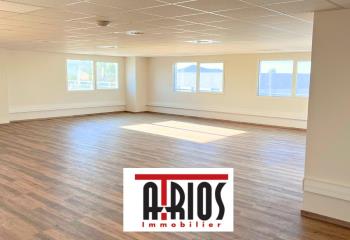 Location bureaux - ZI avec ascenseur et parking  à La Farlède - 83210