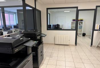 Location bureaux - Proche périphérique, stationnement aisé  à La Riche - 37520