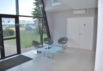 Location bureaux - Proche A72, Aéroport et Gare  à La Talaudière - 42350