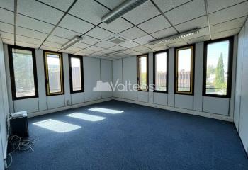 Surface de bureaux cloisonnées à la location secteur Enova à  à Labège - 31670