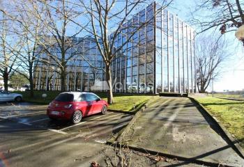 Location bureaux - Proche rocade et bus
